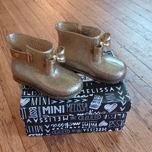 MINI MELISSA SIZE 10 TODDLER/ KIDS GOLD